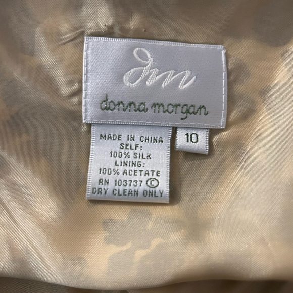 Elegant Brown and Cream Dress - Picture 5 of 5